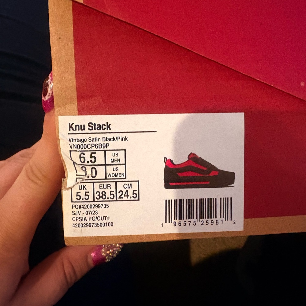 Vans Retro Y2K 2000’s Black and Hot Pink Low-Tops NEW IN BOX - Picture 5 of 6